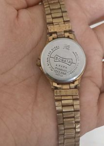 Elegant Gold Tone Watch