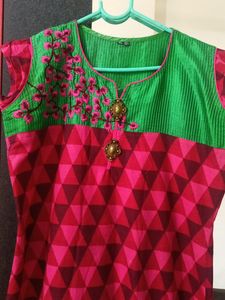 Pink And Green Combination Check Design Short Sleeves Kurti..!!