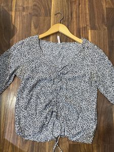 Chic Black &amp; White Ditsy Print Top