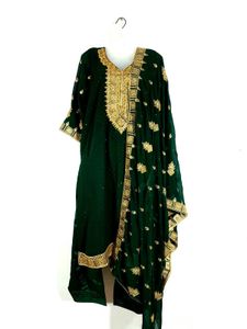Elegant Emerald Green & Gold Embroidered Indian Su