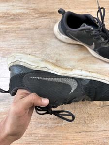 Nike Unisex Black Running Shoes