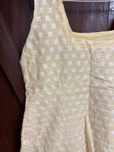 Chic Yellow Embroidered Sleeveless kurta