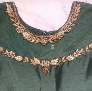 Elegant Green Ethnic Dress🥻