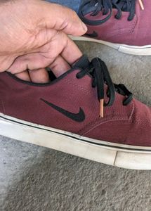 Maroon Casual Lace-Up Sneakers 👟