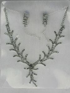 Women's Fashion Metal Traditional Necklace Set wit