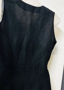 Stylish Black Textured Sleeveless Kurta