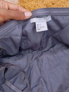 H&amp;M Chic Strapless Ruffle Dress