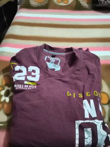 sweat shirt