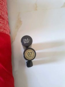 foundation and contouring stick combo