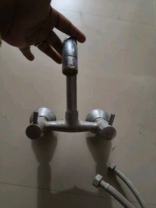 Mixer Tap with Shower Hose nd washbasin tab