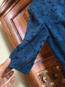 Styli Elegant Navy Lace bodycon Midi Dress