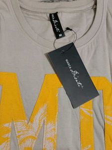 Marca Desati  Tshirt -M size
