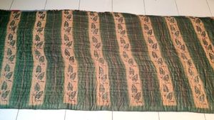 Cozy Green Leaf Striped Mattress Topper