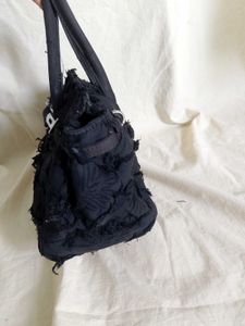 Stylish Black Textured Handbag