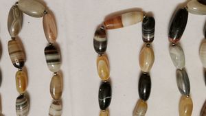 Unique onxl   Stone Beaded Necklace