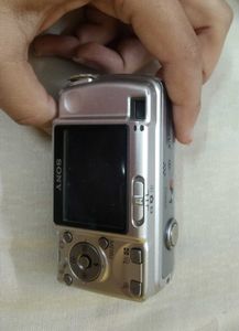 Sony Cyber-shot 6.0 MP Digital Camera