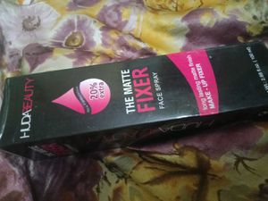 Huda Beauty Matte Fixer Face Spray