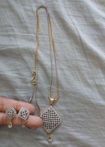 Jewellery Set with Necklace and Earrings