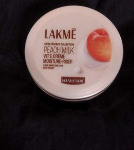 Lakme Peach Milk Vit E Creme