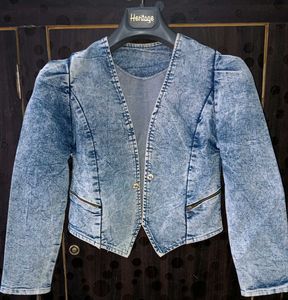 "Chic Indigo Short Denim Jacket – Effortless Style