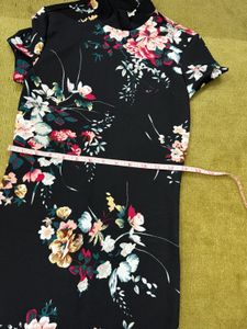 Woman fit and Flare black dress