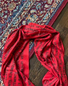 Vetements scarf