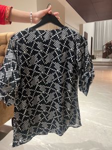 Stylish Black &amp; White Printed Kurta