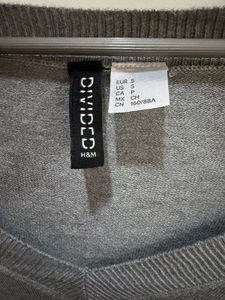 H&amp;M Divided Grey V-Neck Sweater (Size S)