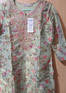 🍀 Beautiful Floral Embroidered Kurta 🍀