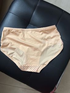 Cute Polka Dot with Flower Detail