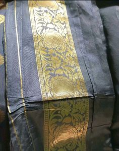 🆕️ Grey Saree with Gold Brocade