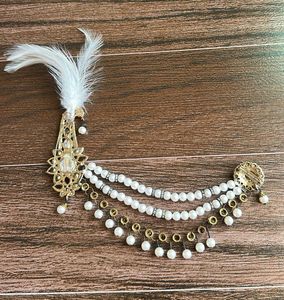 Exquisite Pearl &amp; Crystal Brooch with Feather