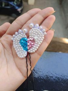 Mom Hair Pins with Cute Baby Feet Design