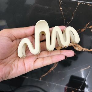 Chic Hair Claw Clip