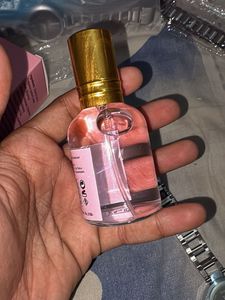 Gucci Pro Perfume &amp; titan Watch Set