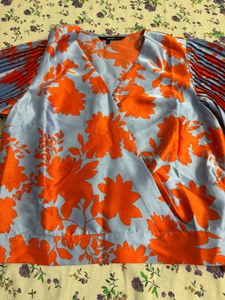 VEROMODA Flowy Floral Print wrap top- unused