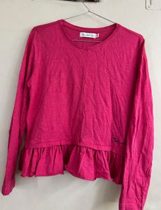 pink top