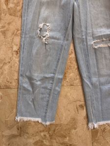 Light Wash Ripped Cropped Jeans