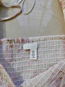 H&amp;M Floral Smocked Puff Sleeve Top