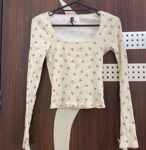 H&M Floral Ribbed Long Sleeve Top