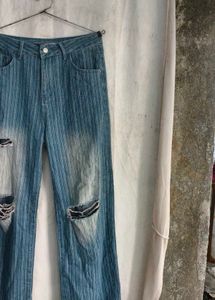 Distressed Wide Leg Jeans