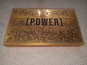 Huda Beauty Eyeshadow Palette