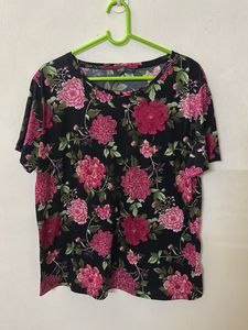 XL Marks & Spencers T-shirt Good As new 🌈