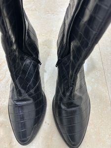 ADORLY Textured Block Heeled Boots