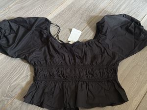 Chic Black Puff Sleeve Smocked Top