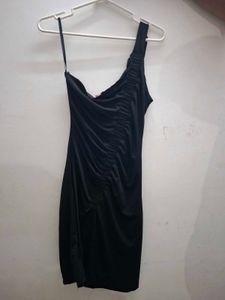 Chic Black One-Shoulder Ruched Dress