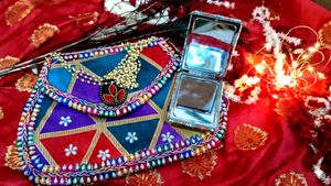 ✨festival special handmade beaded clutch