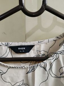 Elegant Floral Beige Sleeveless Top