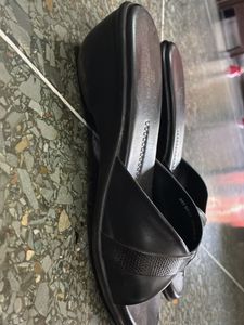 Formal black slippers