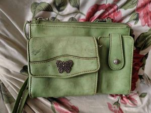 Chic Green Crossbody Bag 💚
